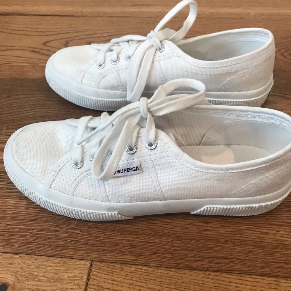Superga Women’s 2750 Cotu Sneaker size 6.5